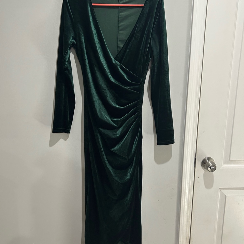 Elegant Green Velvet Wrap Dress